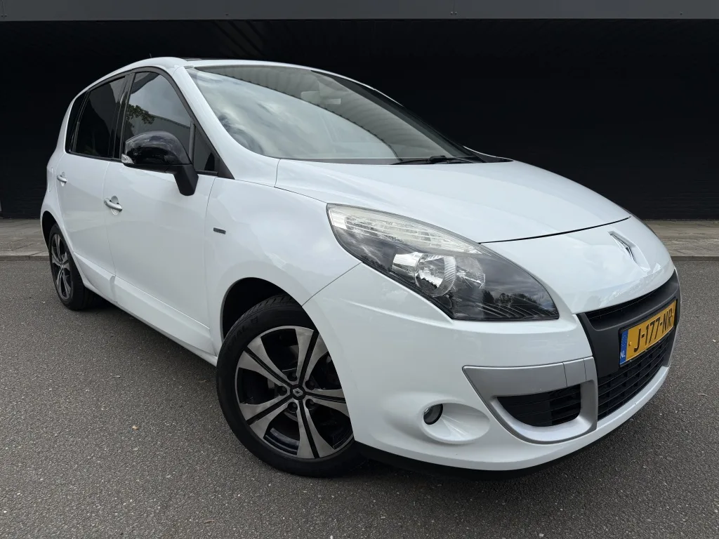 Renault Scénic (2011) — foto 1