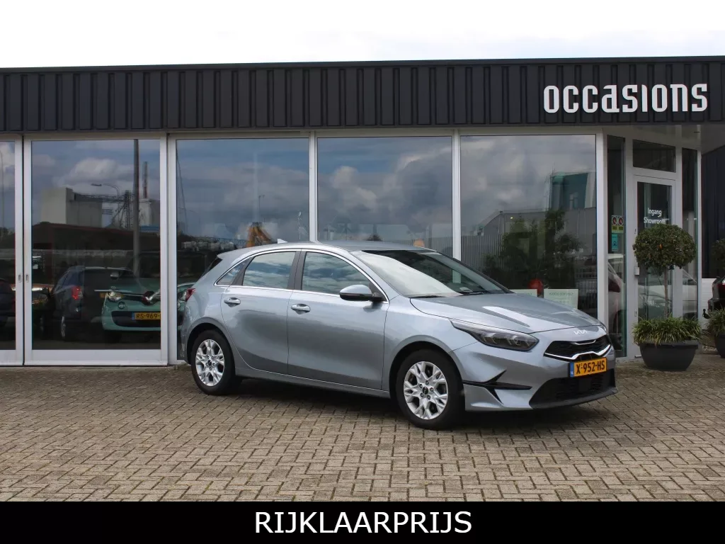 Kia Ceed (2023) — foto 1