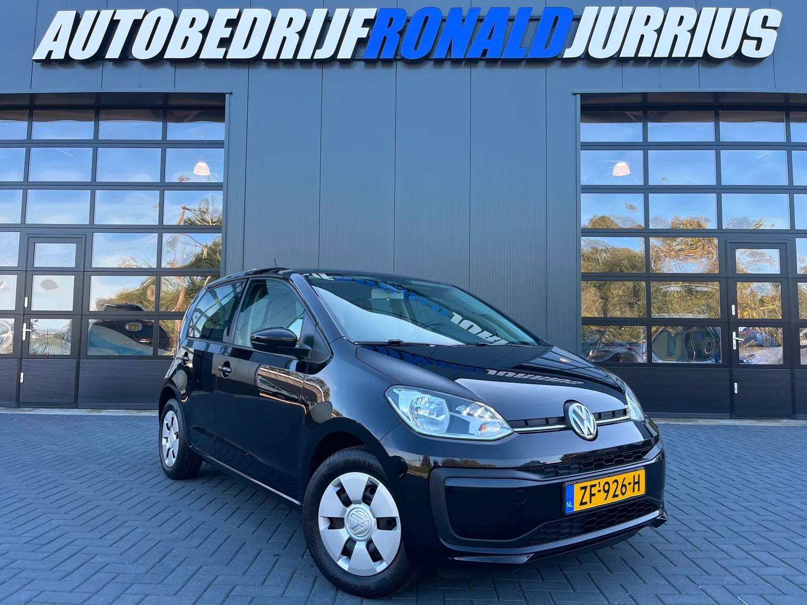 Volkswagen Up! (2019) — foto 1