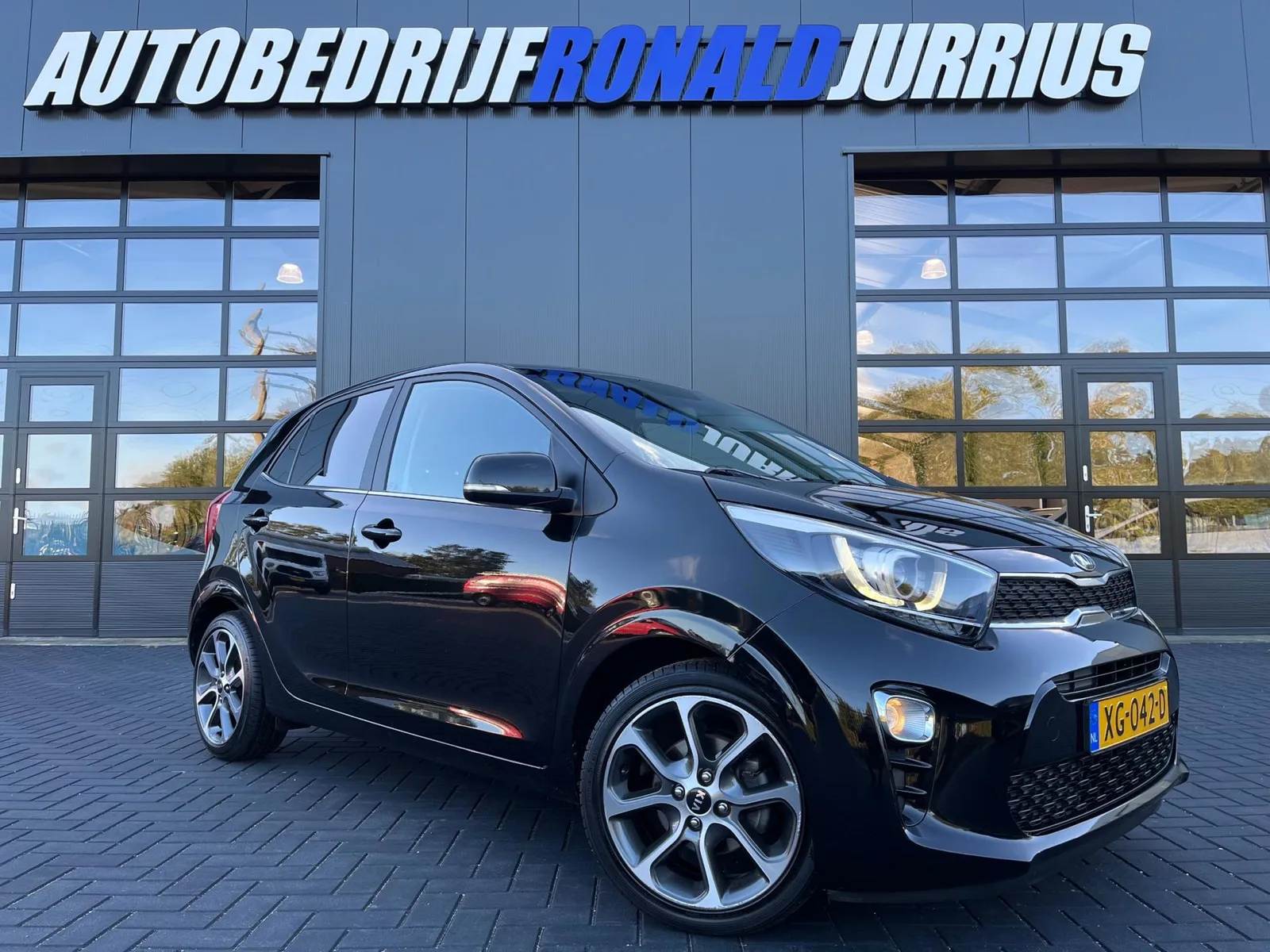 Kia Picanto (2018) — foto 1