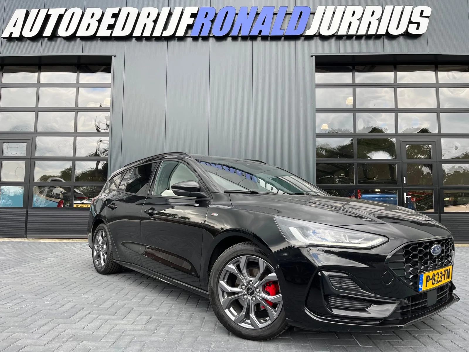 Ford Focus (2022) — foto 1