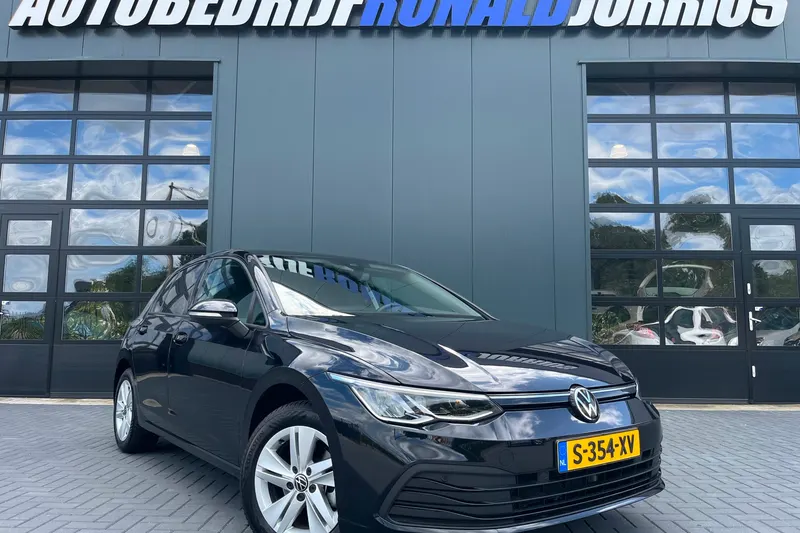 Volkswagen Golf (2023)