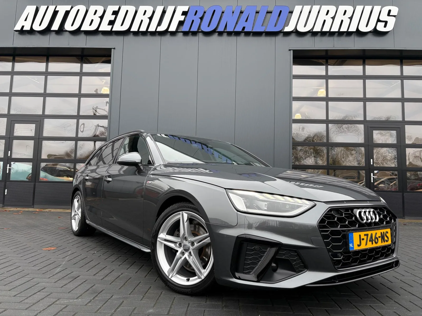 Audi A4 (2020) — foto 1