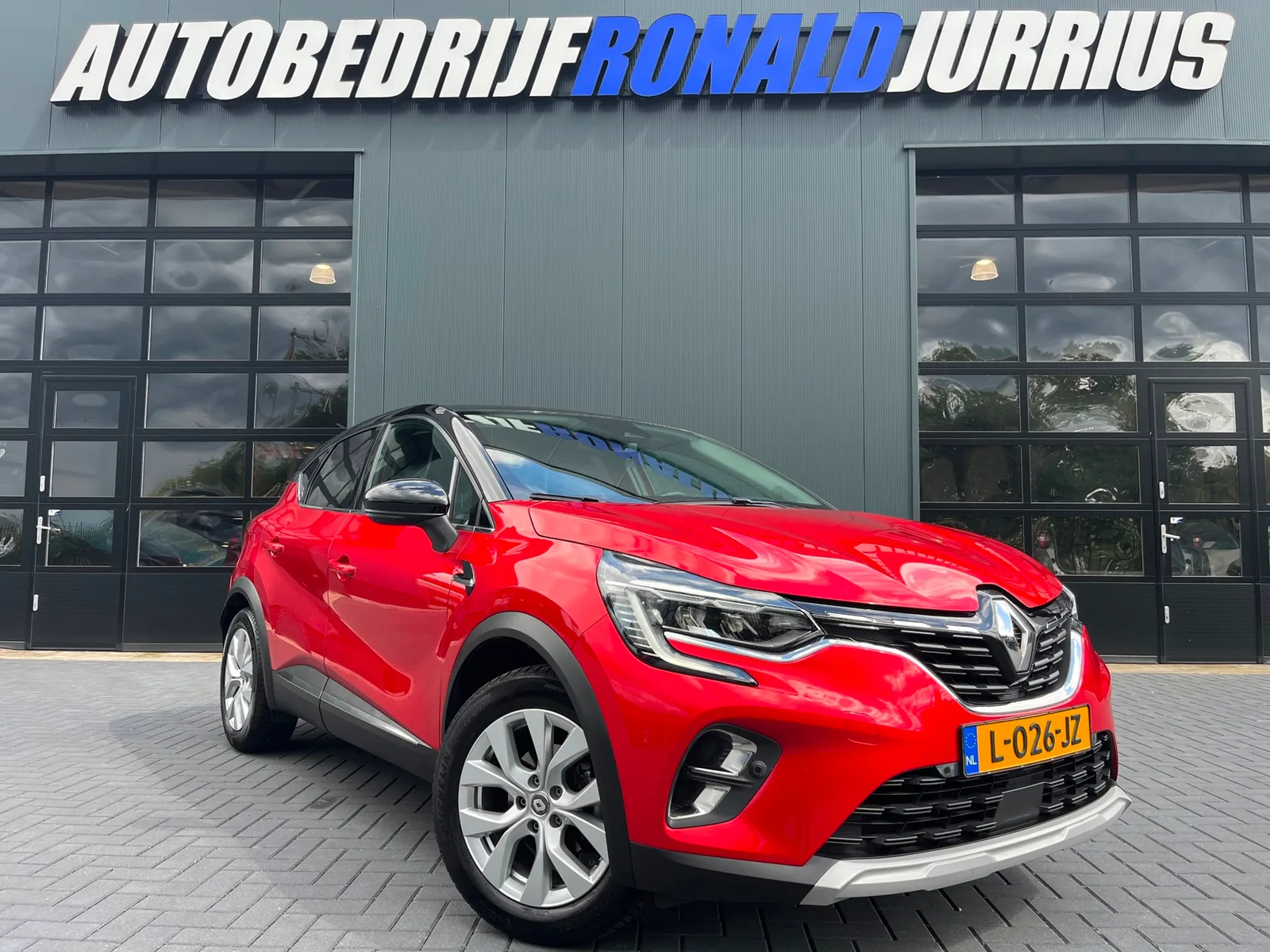 Renault Captur (2021) — foto 1