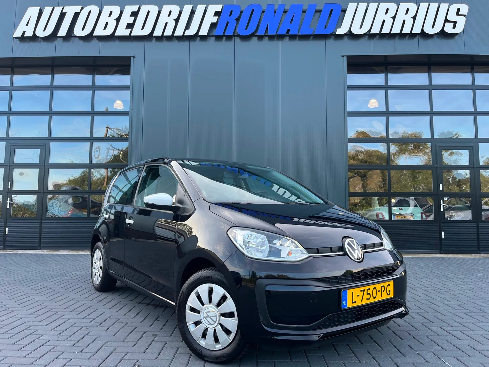 Volkswagen Up! (2021) — foto 1