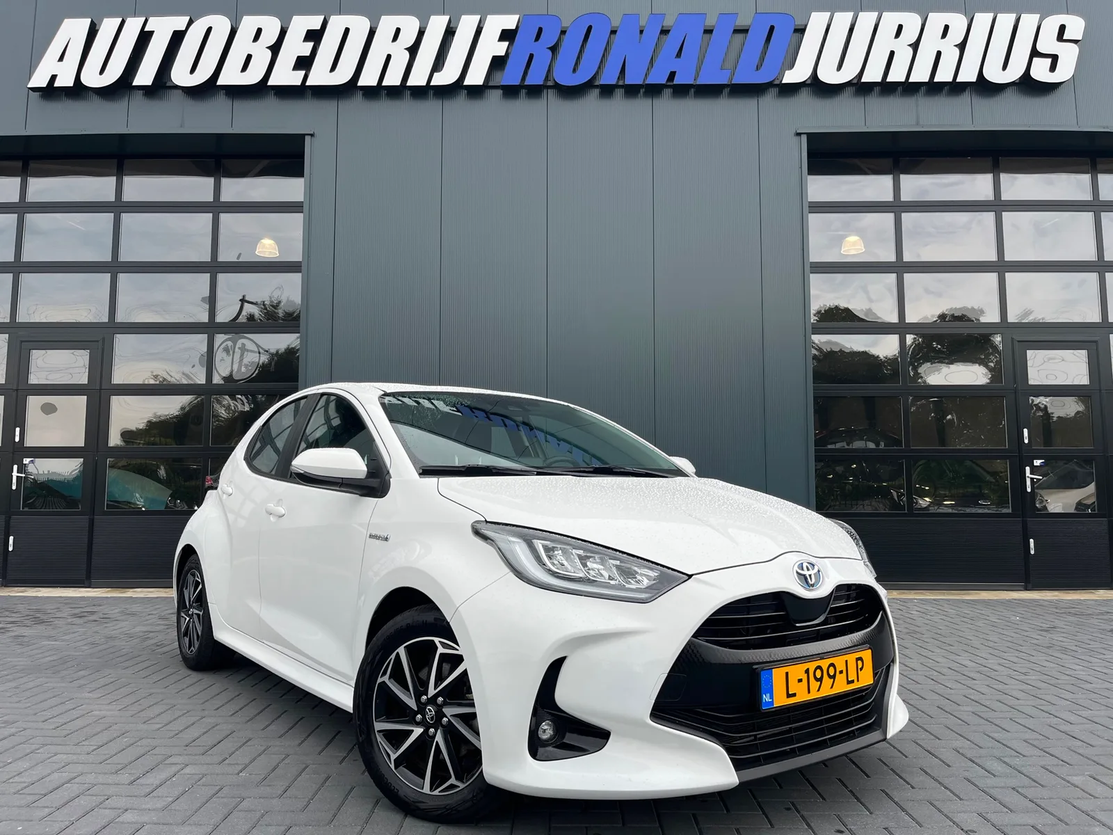 Toyota Yaris (2021) — foto 1