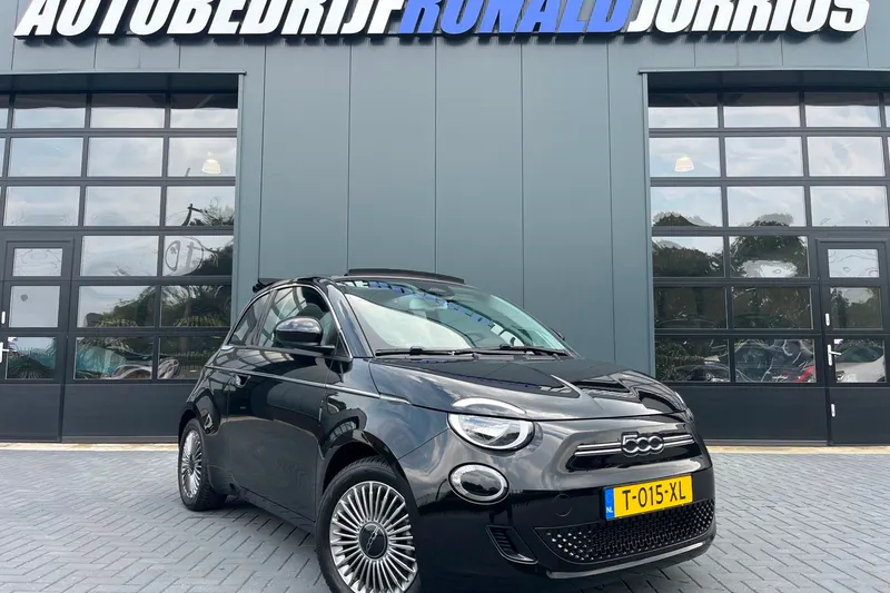 Fiat 500C (2023)