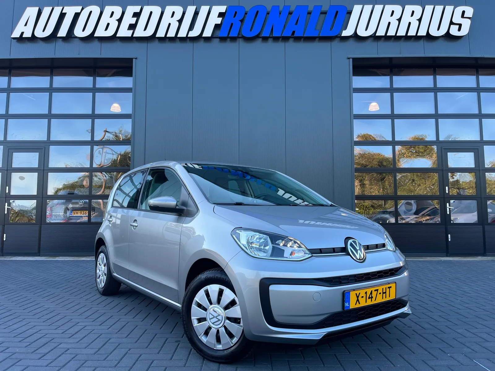 Volkswagen Up! (2023) — foto 1