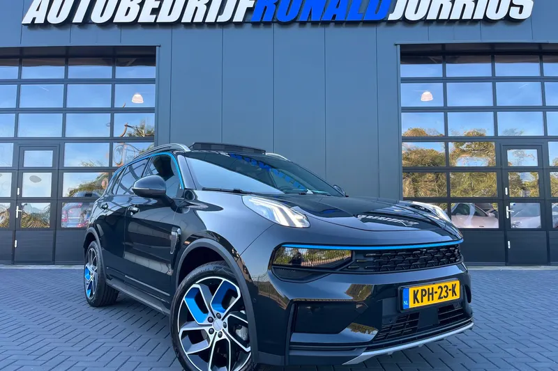 Lynk & Co 01 (2023)