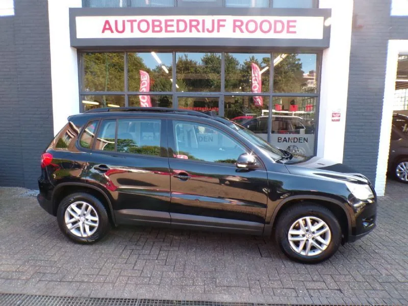 Volkswagen Tiguan (2008) — foto 1