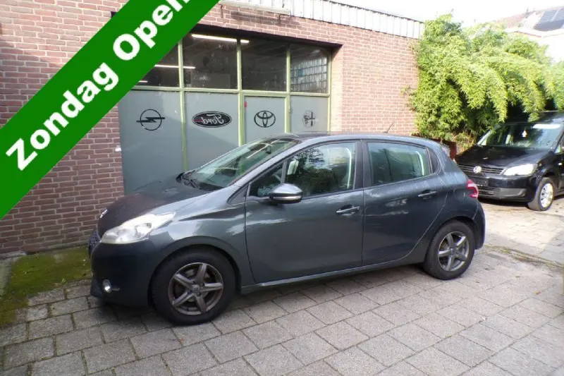 Peugeot 208 (2013)