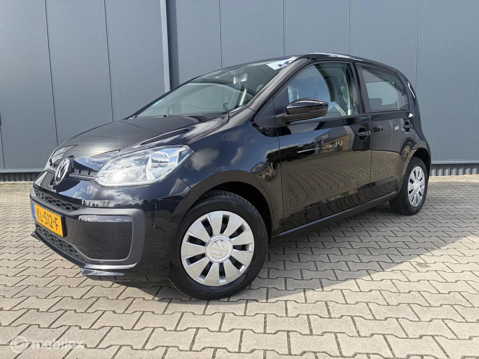 Volkswagen Up! (2016) — foto 1