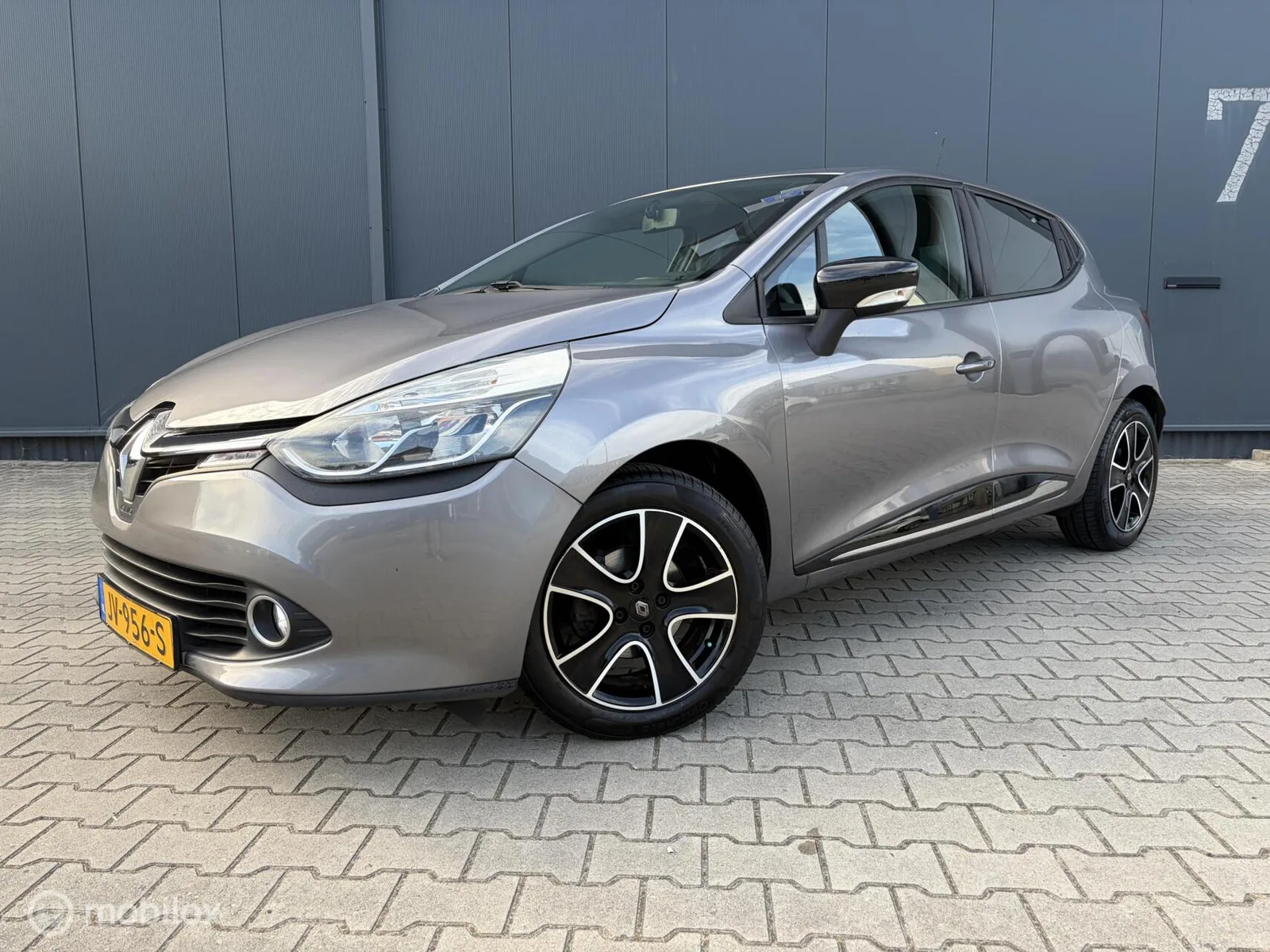 Renault Clio (2016) — foto 1