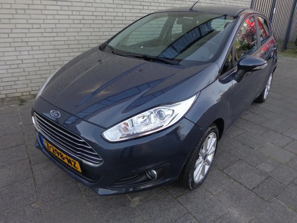 Ford Fiesta (2013) — foto 1