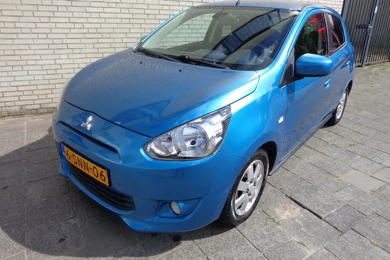 Mitsubishi Space Star (2013)