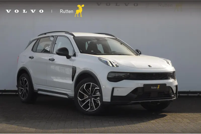 Lynk & Co 01 (2025)