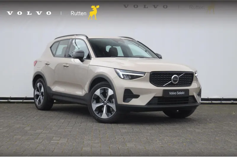 Volvo XC40 (2025)