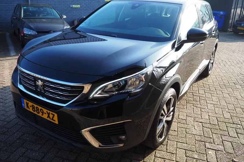 Peugeot 5008 (2020)