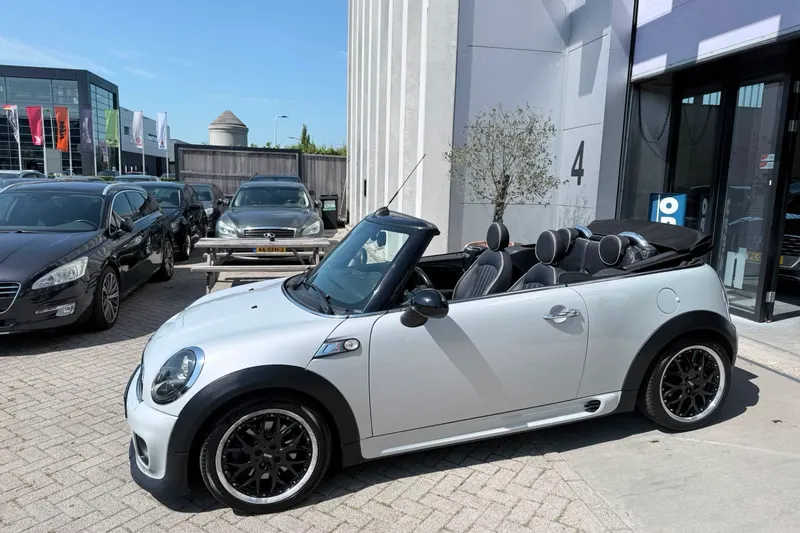 MINI Cabrio (2014)
