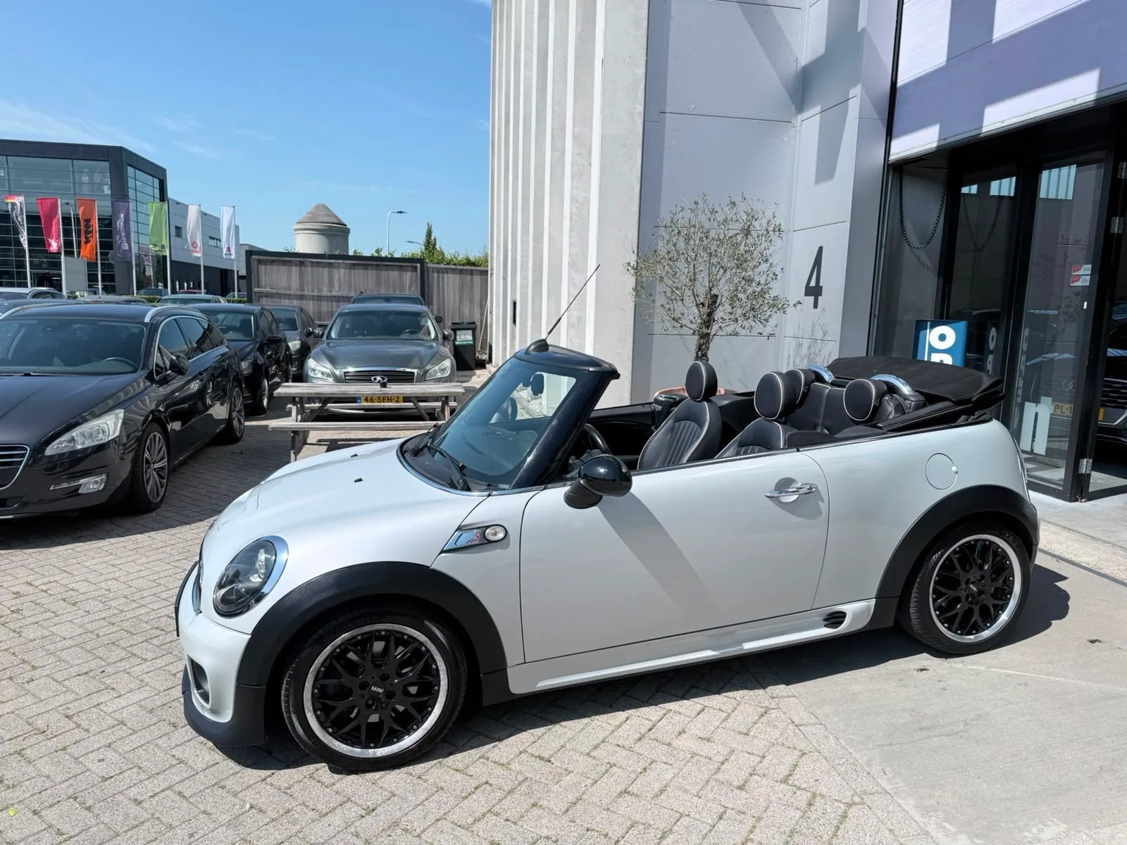 MINI Cabrio (2014) — foto 1