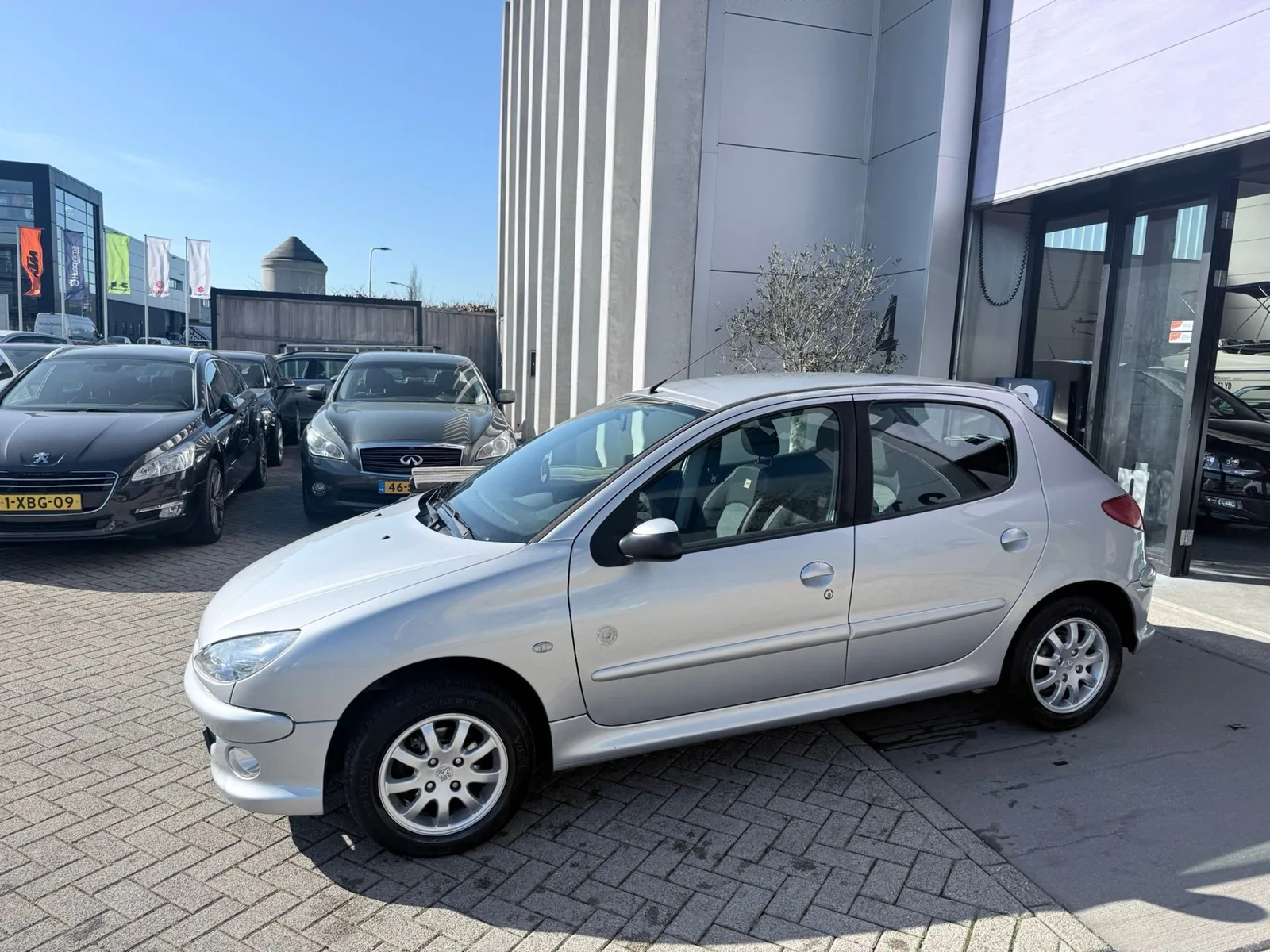 Peugeot 206 (2008) — foto 1