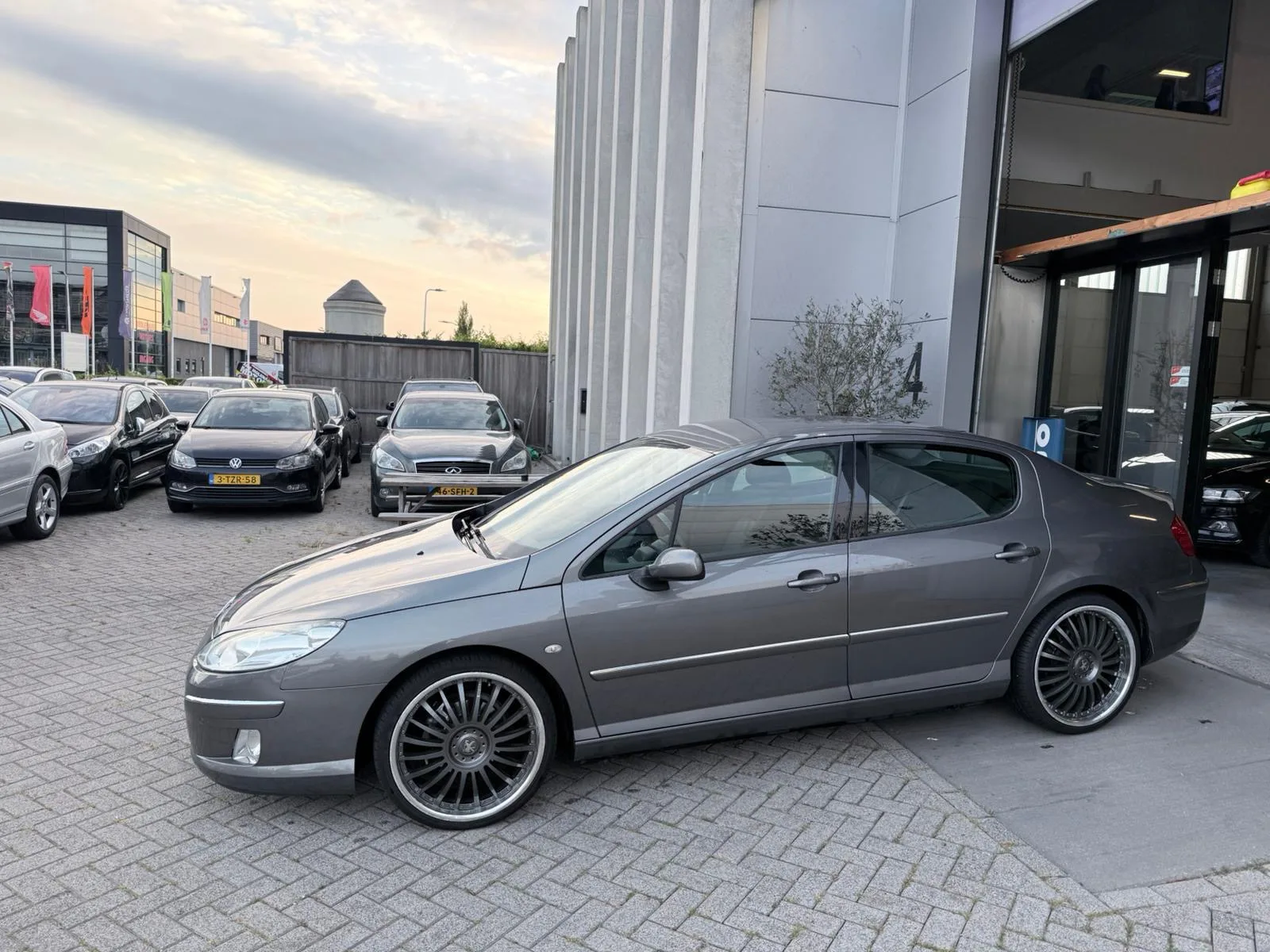 Peugeot 407 (2008) — foto 1