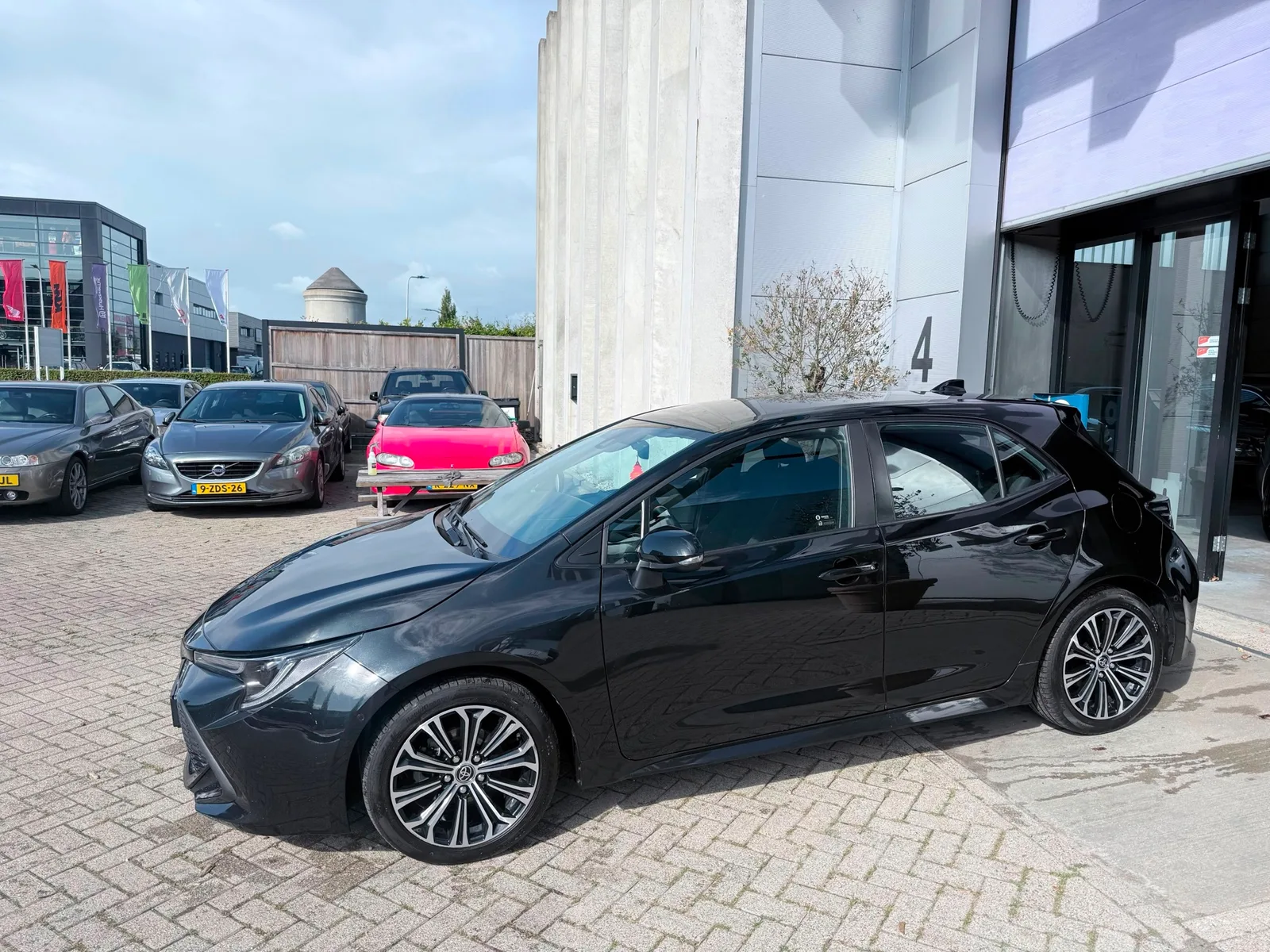 Toyota Corolla (2023) — foto 1