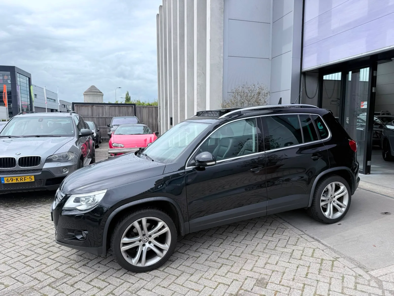 Volkswagen Tiguan (2011) — foto 1