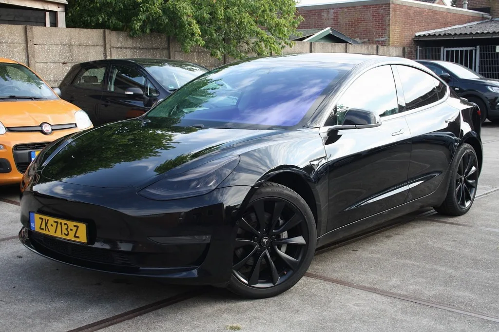 Tesla Model 3 (2019) — foto 1