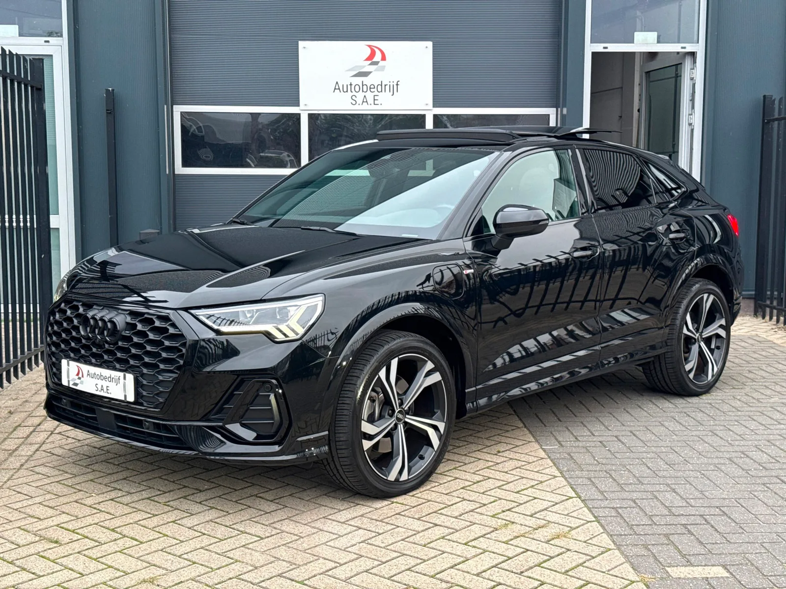 Audi Q3 (2022) — foto 1