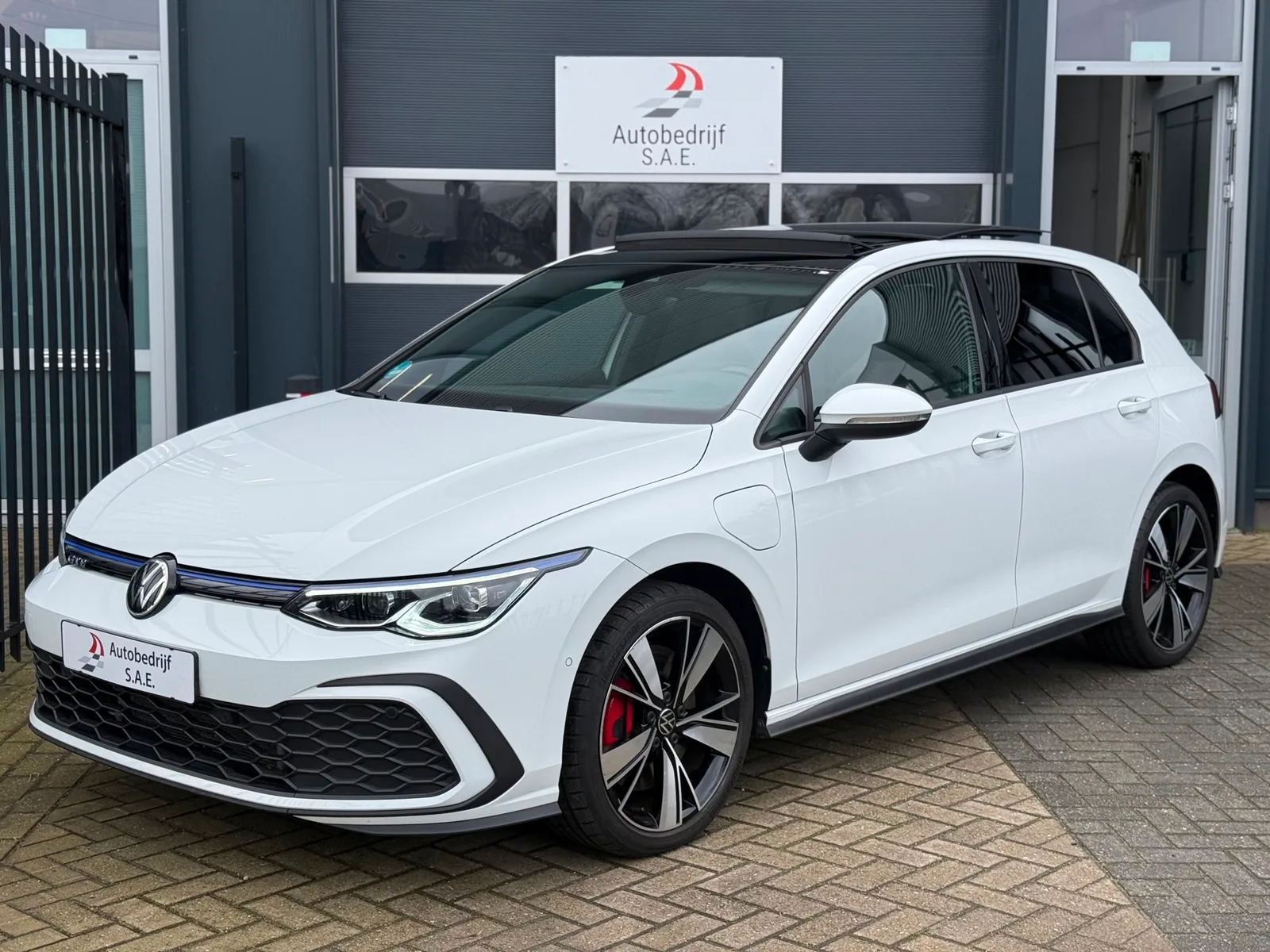 Volkswagen Golf (2020) — foto 1