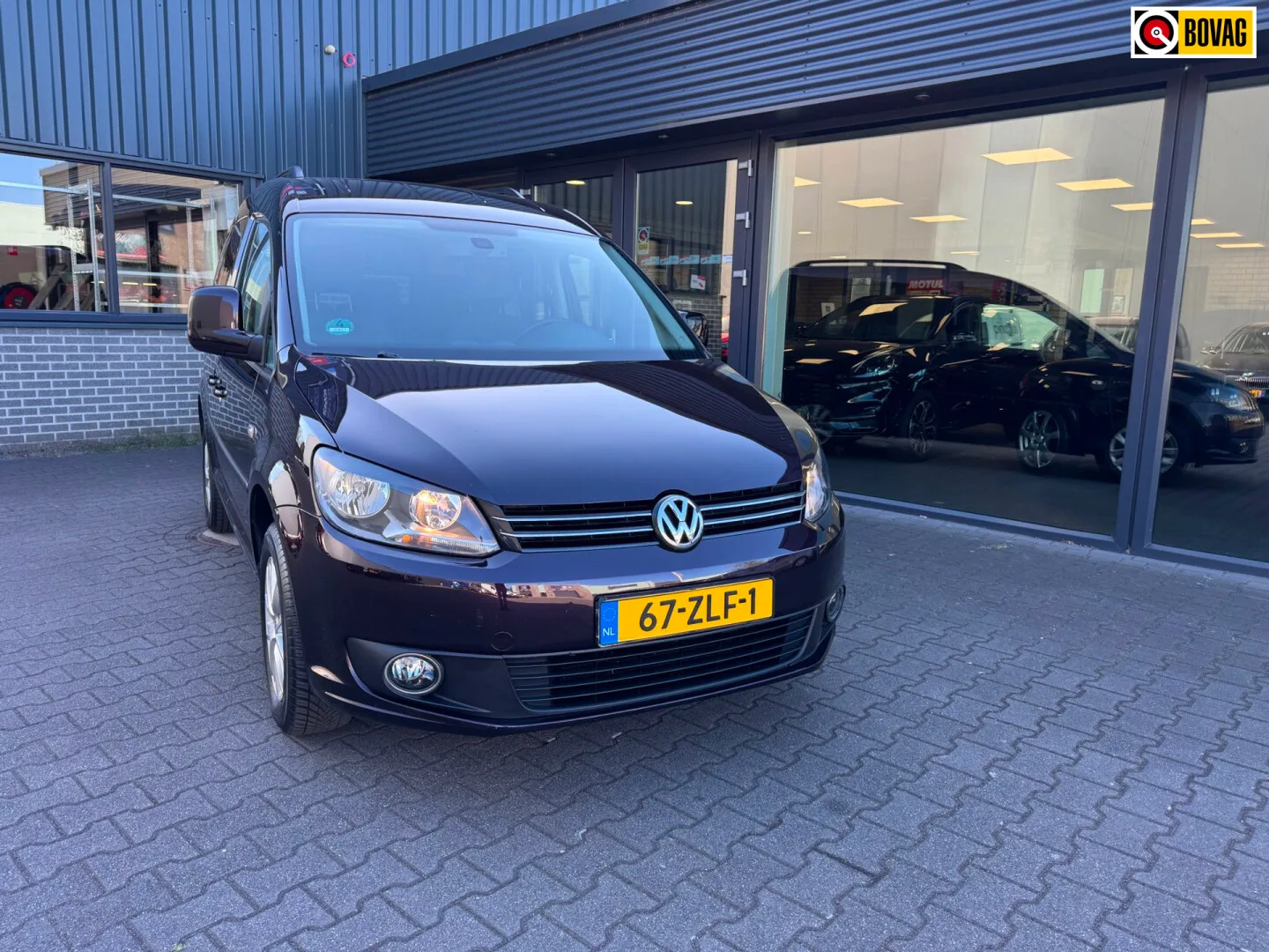 Volkswagen Caddy (2013) — foto 1