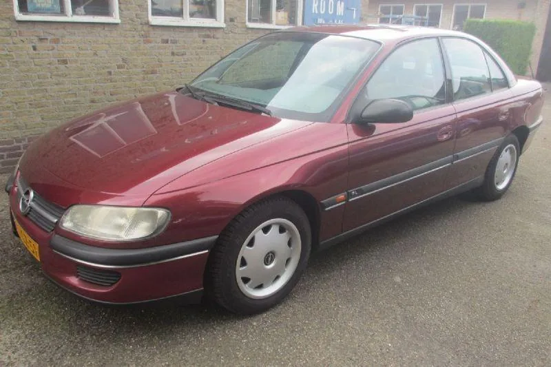 Opel Omega (1995) — foto 1