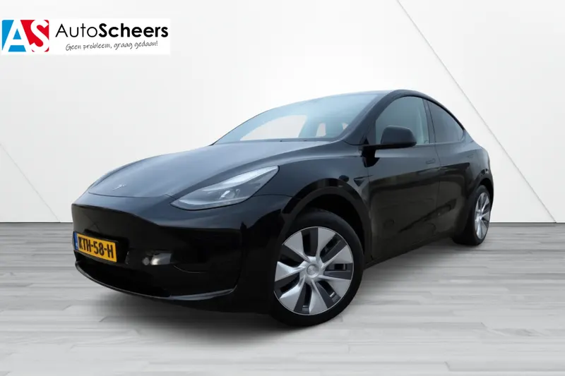 Tesla Model Y (2024)