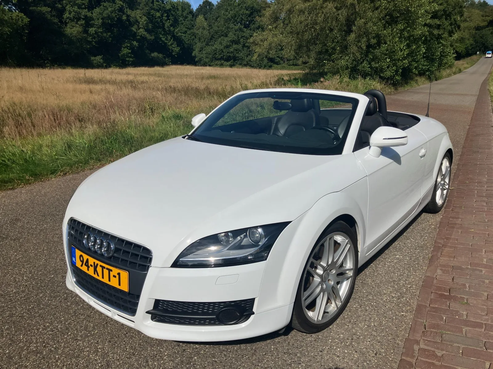 Audi TT (2010) — foto 1