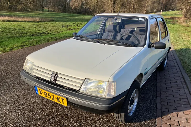 Peugeot 205 (1993)