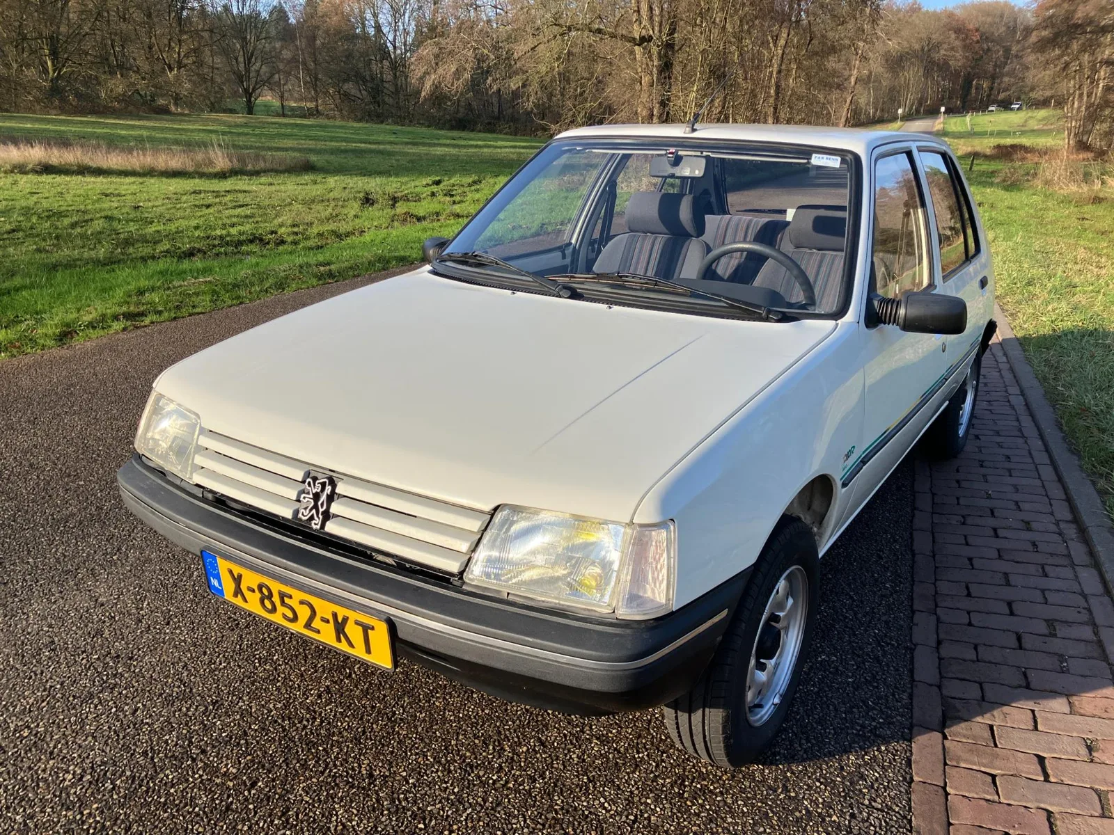 Peugeot 205 (1993) — foto 1
