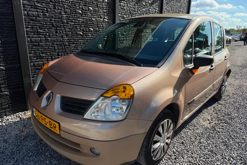Renault Modus (2004)