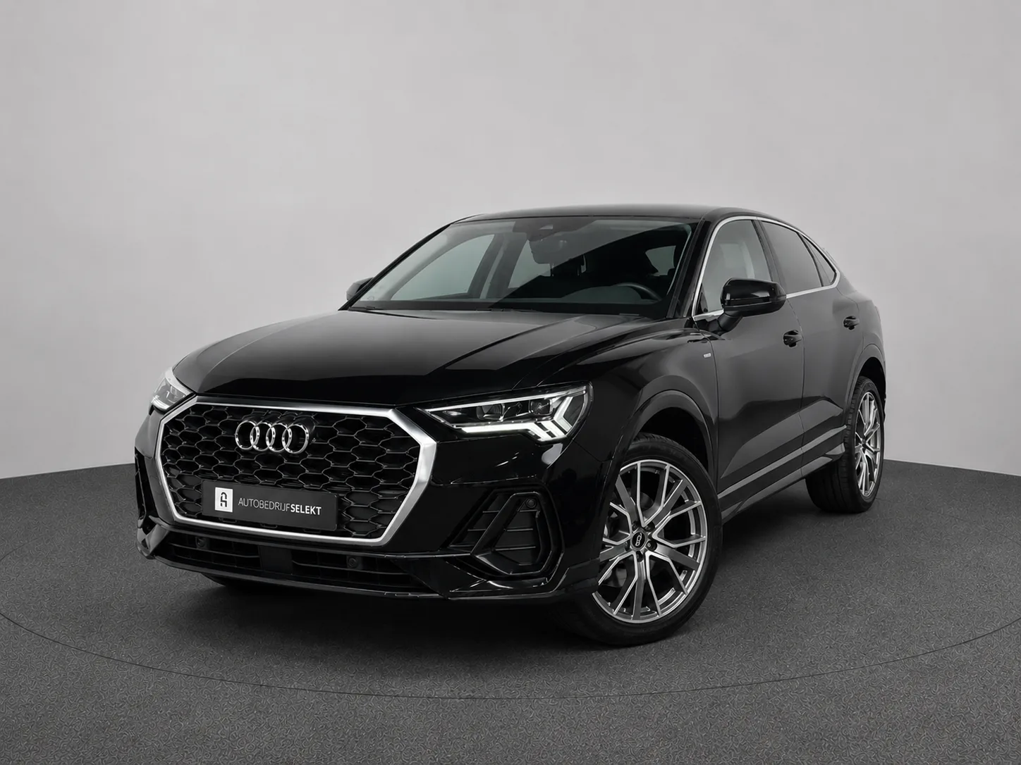 Audi Q3 (2022) — foto 1