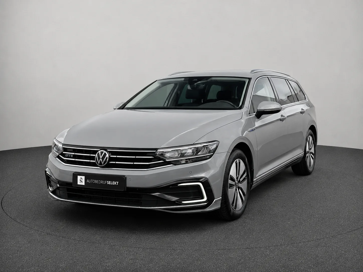 Volkswagen Passat (2022) — foto 1