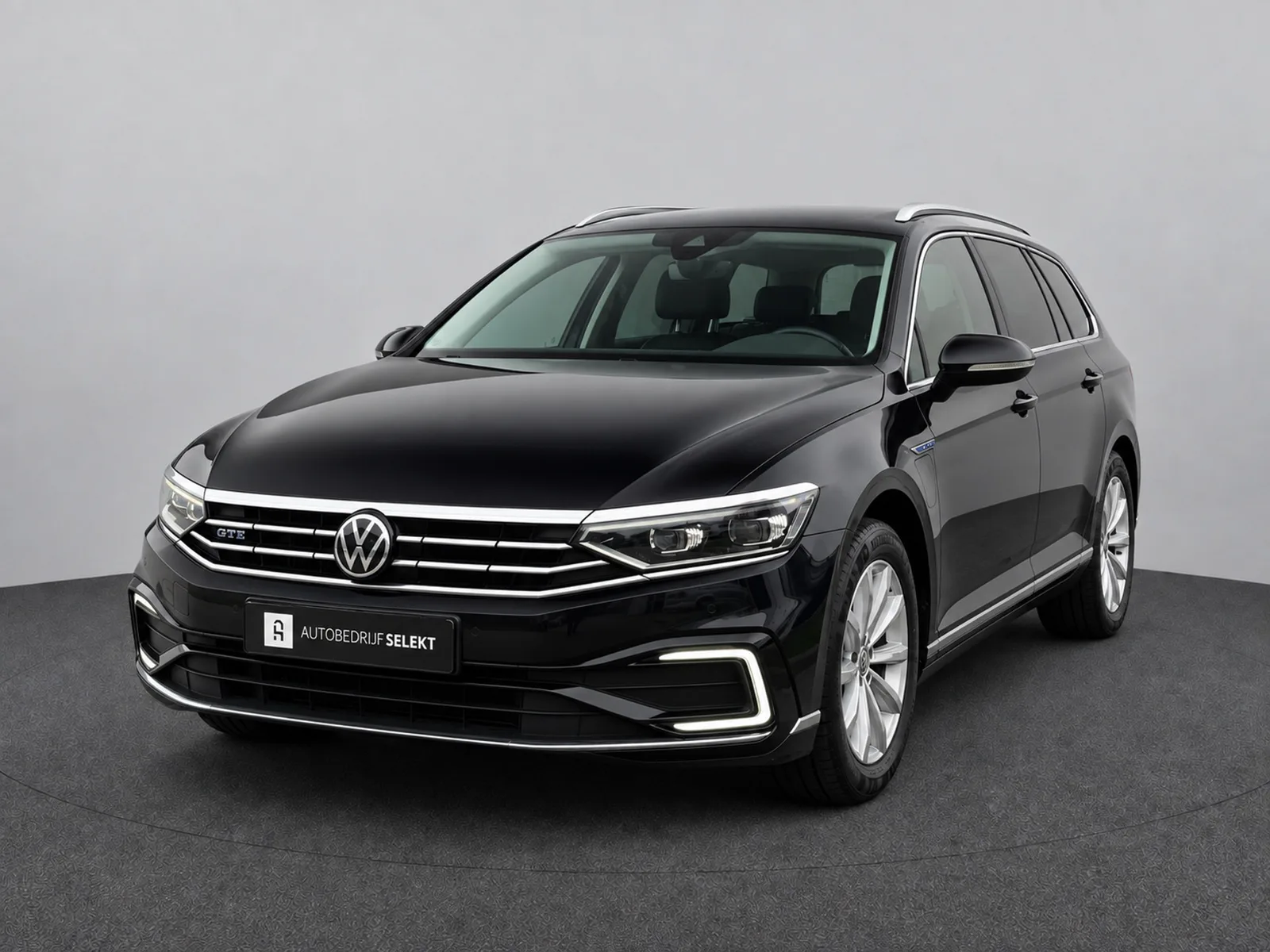 Volkswagen Passat (2021) — foto 1