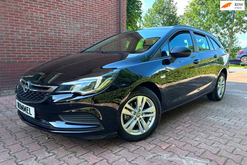 Opel Astra (2011)