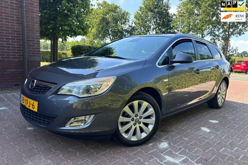 Opel Astra (2012)