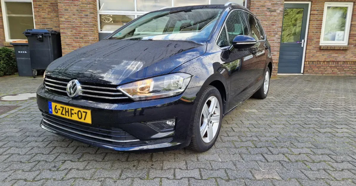 Volkswagen Golf Sportsvan (2015) — foto 1