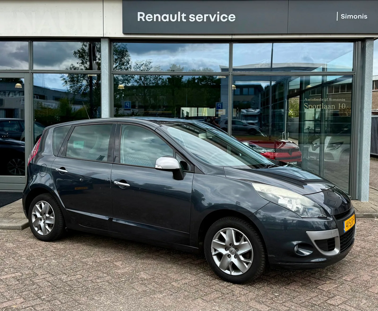 Renault Scénic (2011) — foto 1