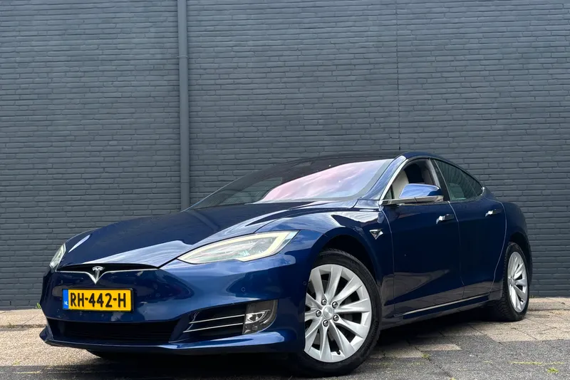 Tesla Model S (2017)