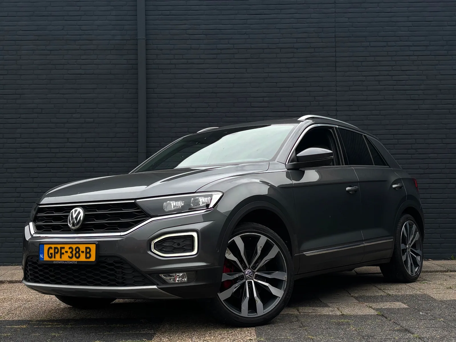 Volkswagen T-Roc (2018) — foto 1