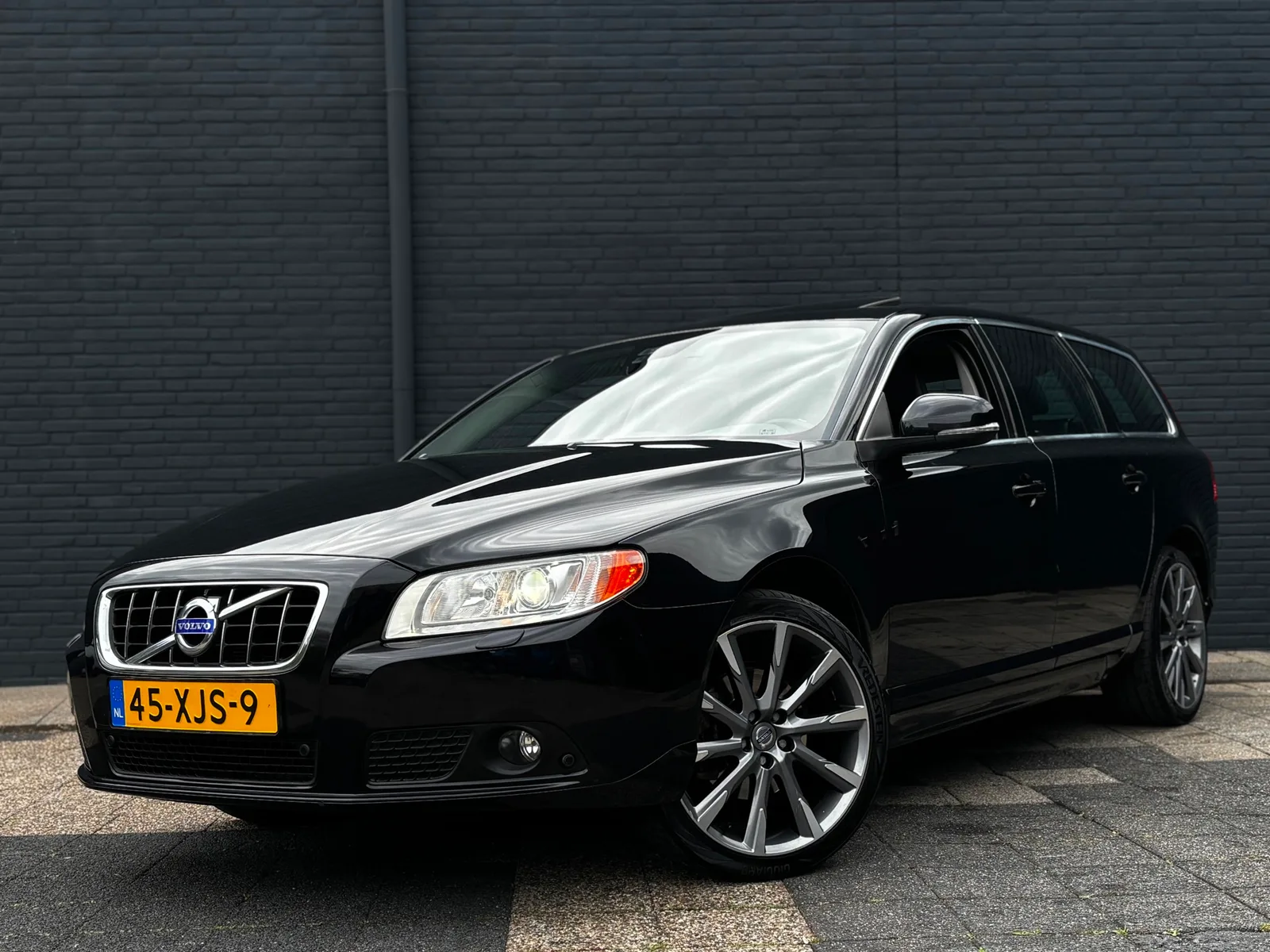 Volvo V70 (2012) — foto 1