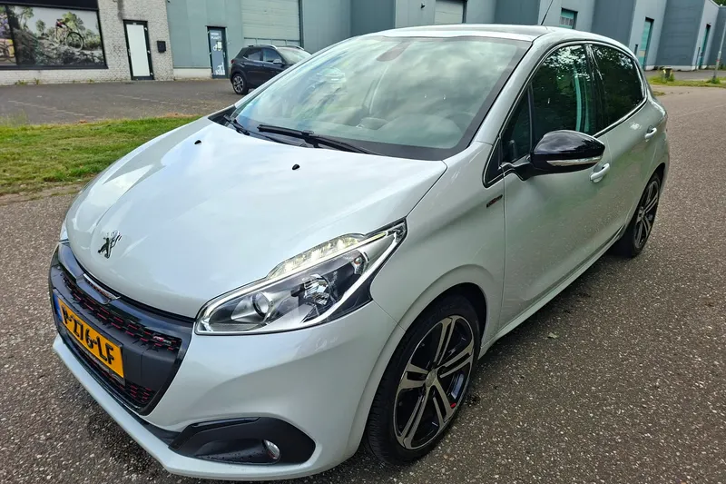 Peugeot 208 (2017)