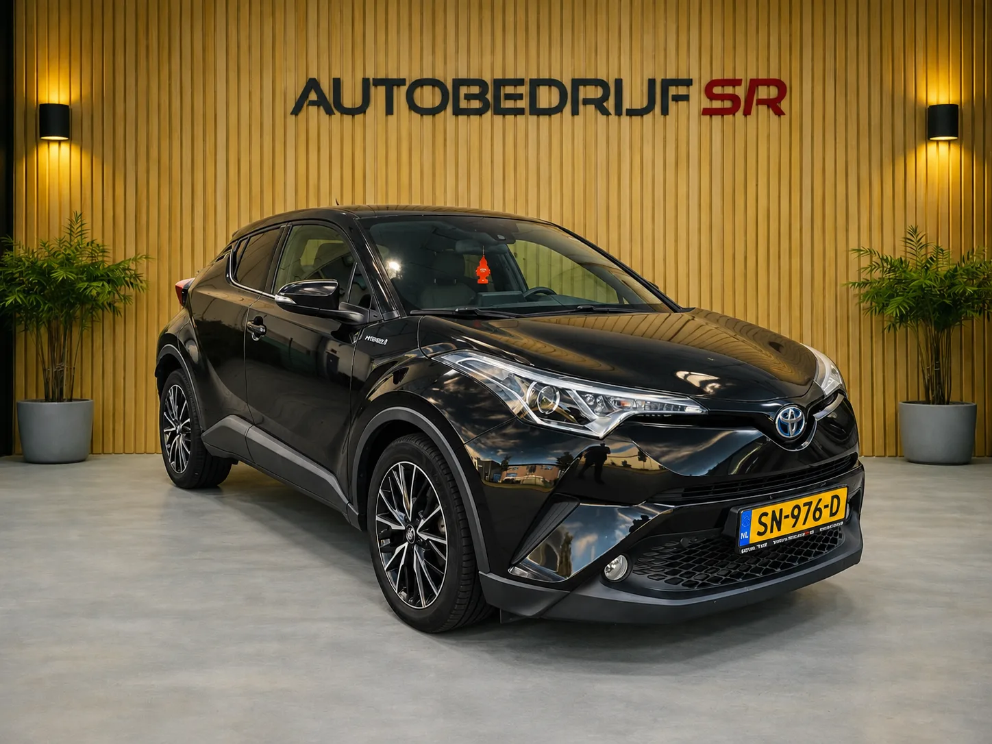 Toyota C-HR (2018) — foto 1